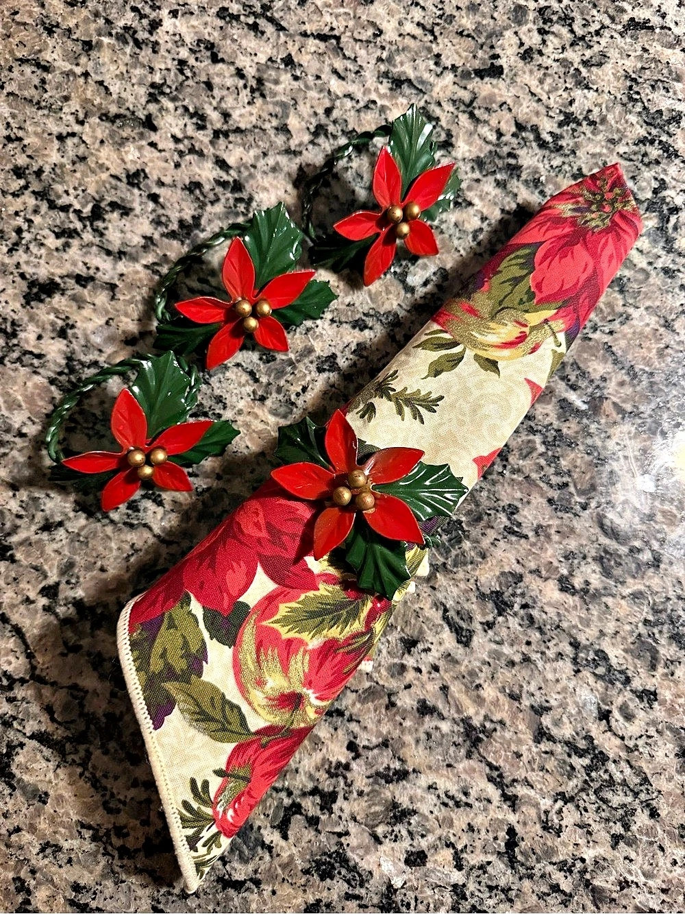 3 Holiday Napkins & 4 Green Poinsettia Napkin Holders